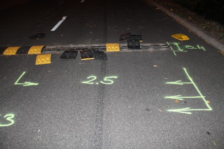 Hiányoztak neki a barátai, ezért felszedett 11 fekvőrendőrt Újpesten