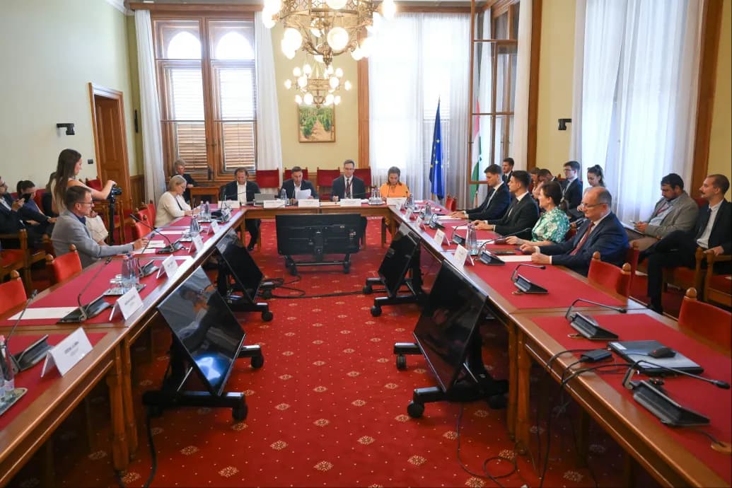Nyár végén már dönthet is a parlament a Független Közmédia Testület tagjairól