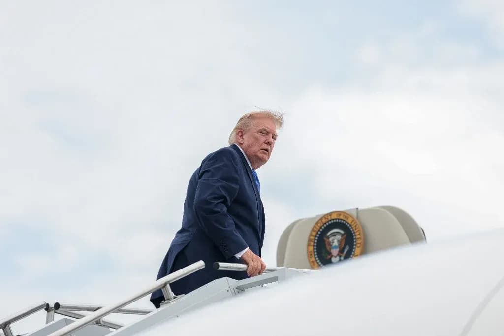 Trump bejelentette, hogy hétfőn újraindítják a tárgyalásokat Iránnal