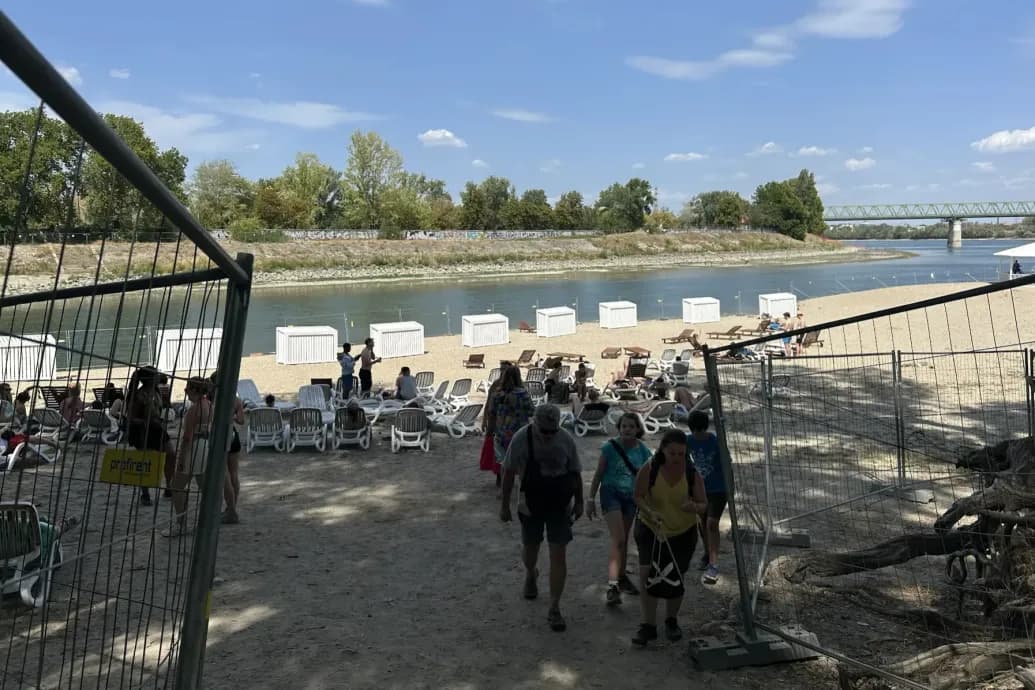 Az Óbudai Gázgyár rákkeltő anyagokkal szennyezett partszakaszával szemben alakították a Sziget strandját, de a fesztiválozók nem mehetnek bele a vízbe