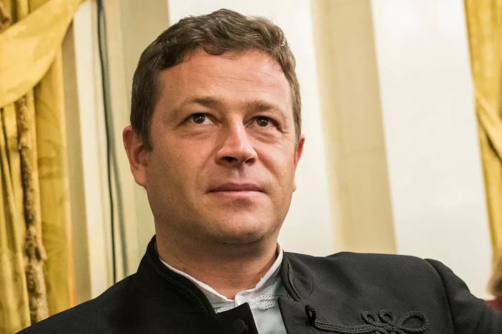 Tíz nappal a választás előtt is milliós állami támogatást kapott Orbán János Dénes egy kéziratért