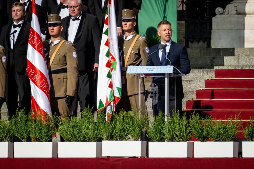 Magyar Péter a frissen felavatott honvédeknek: Nem azt kérem önöktől, hogy értsenek velünk mindig egyet