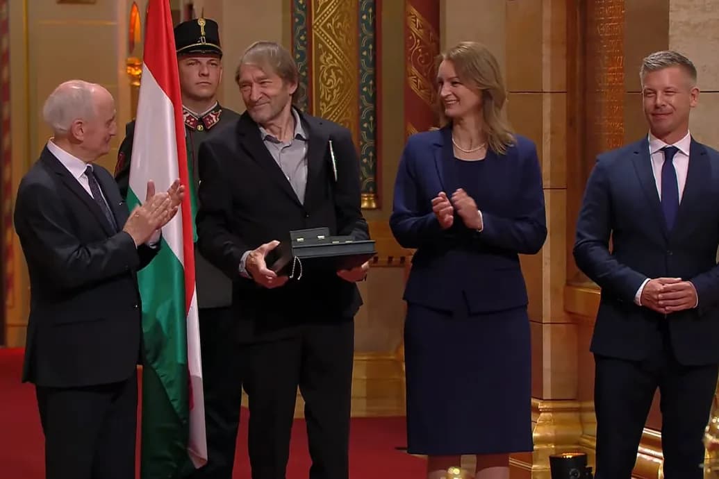 Cserhalmi György átvette át a Magyar Érdemrend nagykeresztje kitüntetést Baka András új köztársasági elnöktől