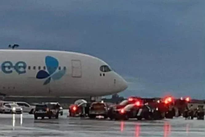 Megbotlott, majd a repülőgép kerekei alá került egy dolgozó Montréal nemzetközi repülőterén