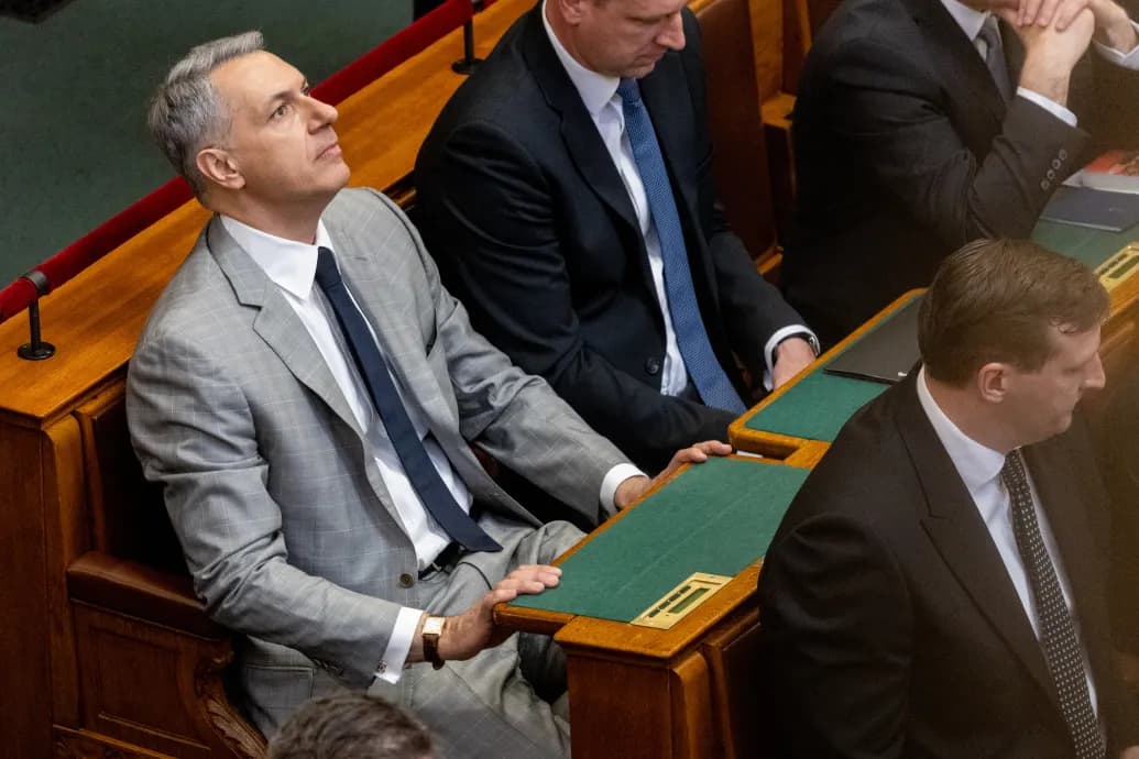 HVG: Hűtlen kezelés gyanúja miatt nyomoz a rendőrség a Lázár által elengedett milliárdos tartozások ügyében