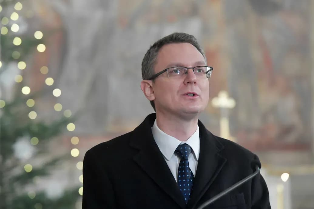 Hankó Balázs, Bús Balázs, Varga-Bajusz Veronika, Seszták Miklós: börtönben. KDNP: 🙏🙏