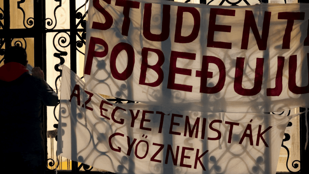 Forradalom egy kisvárosban – Zentán követtük a szerb egyetemisták történelmi győzelmét