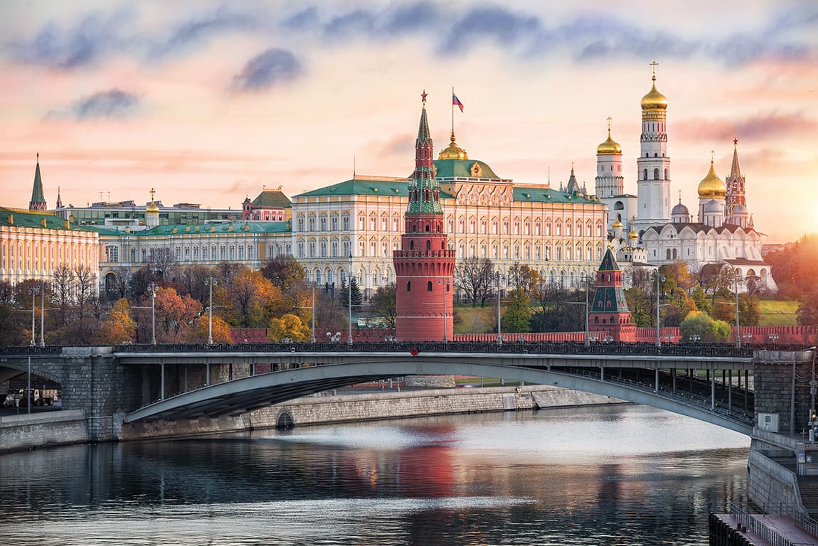 Kreml: Európában aggodalmat kellene keltenie a brit diplomata elleni merénylet meghiúsításáról szóló FSZB-jelentésnek