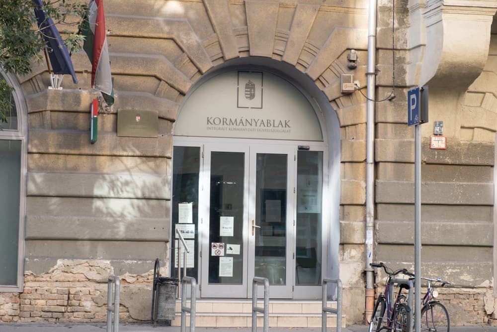 Fontos figyelmeztetés: már csak ezeken a helyeken használható a régi típusú személyi igazolvány