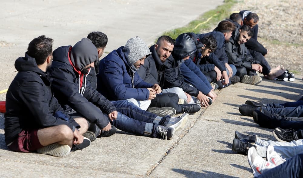 Viselkedési útmutató migránsoknak – Tilos a nemi erőszak!
