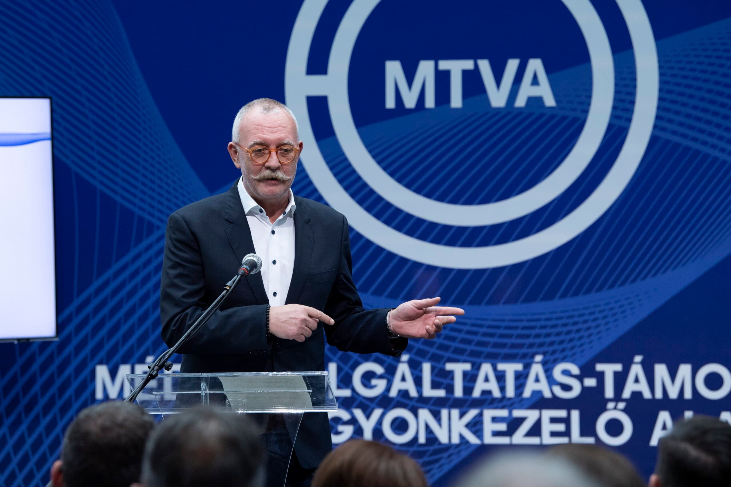 Megszűnt a közmédia