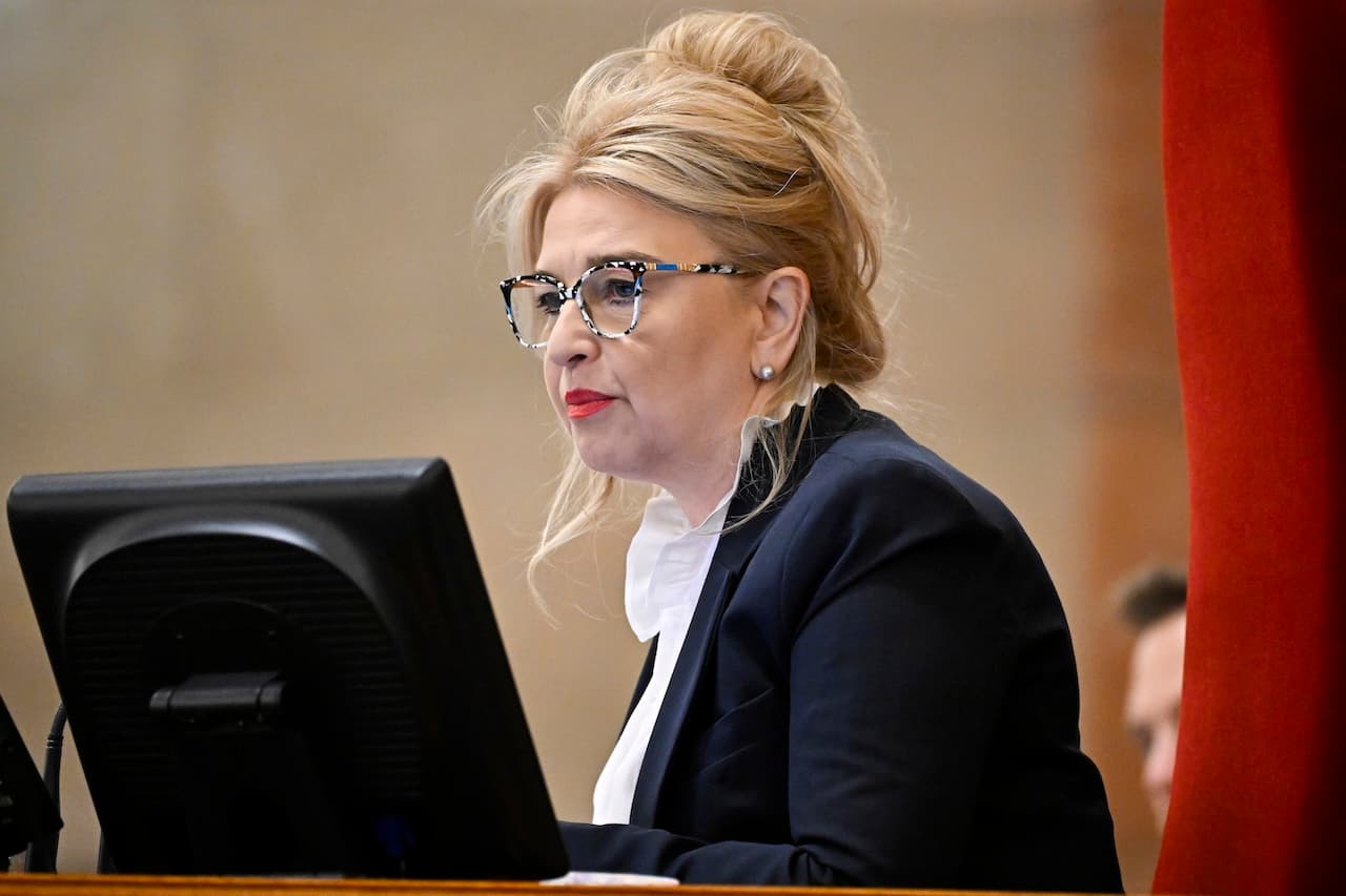 Hallerné Nagy Anikó háromszor is megvonta a szót Pócs Jánostól, majd leültette