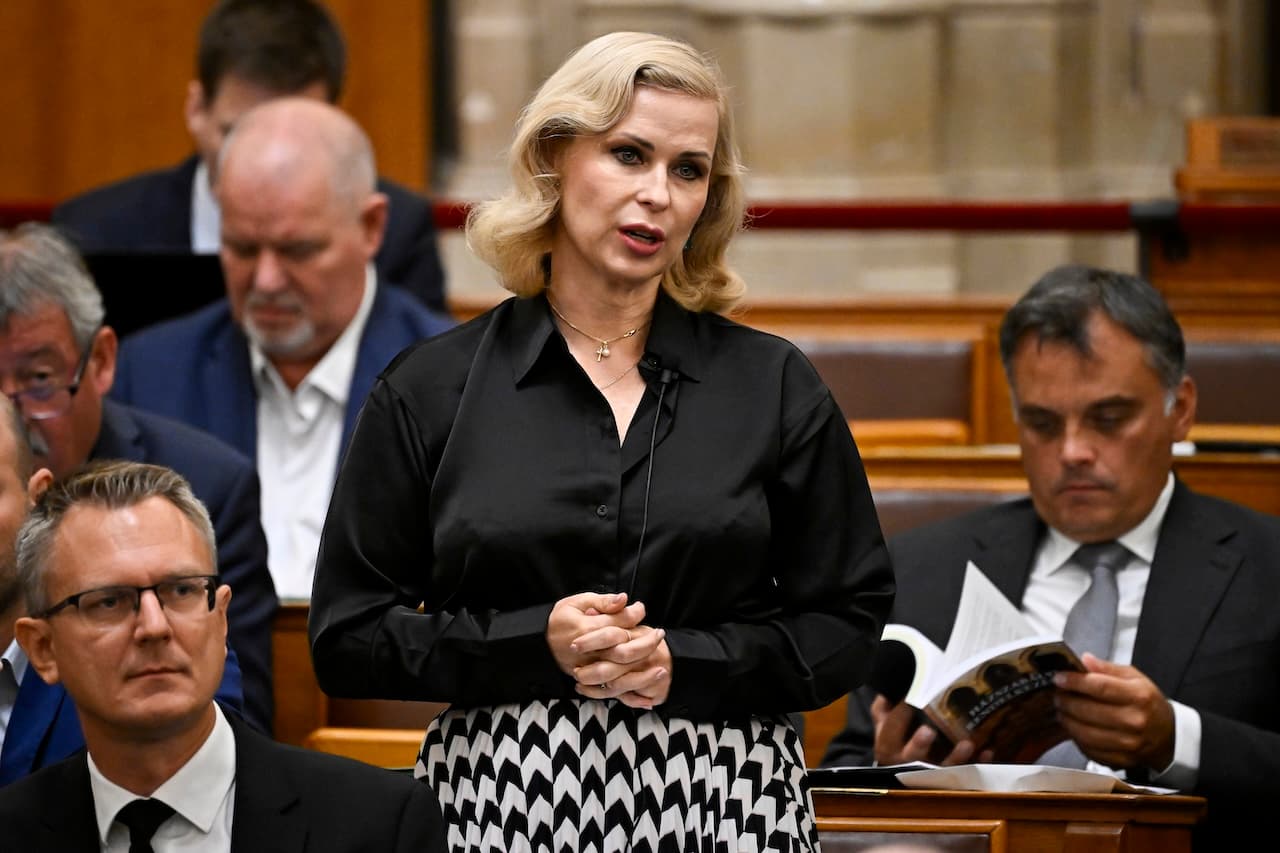 Juhász Hajnalka: Mondják ki, önök egy eurót sem hoztak haza!
