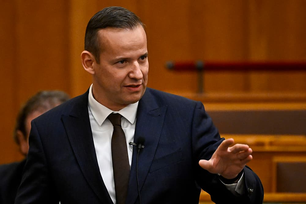 Toroczkai László: Minek három kormányszóvivő, ha ön egymaga három órán át beszél?