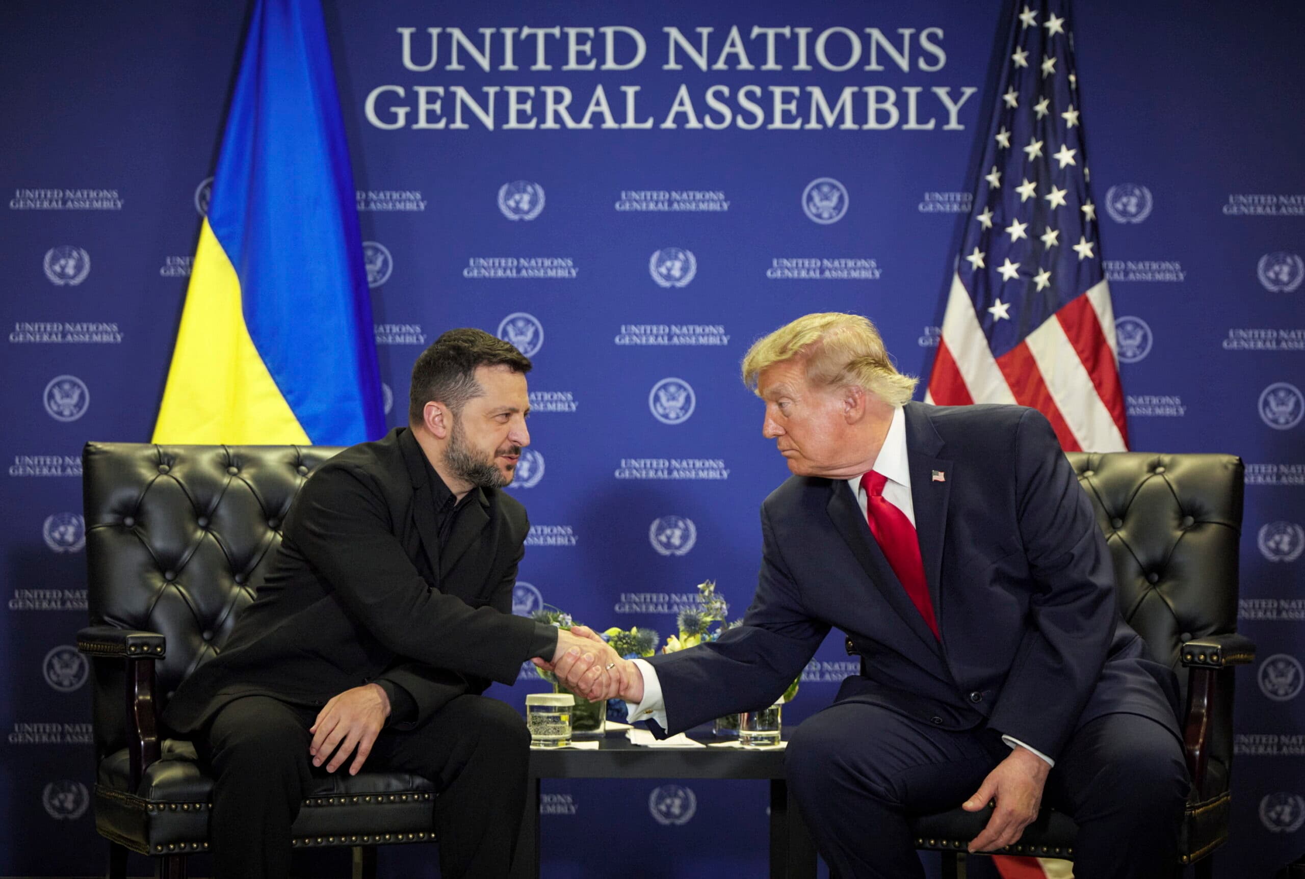 Az ukrán elnök Washingtonhoz dörgölőzik