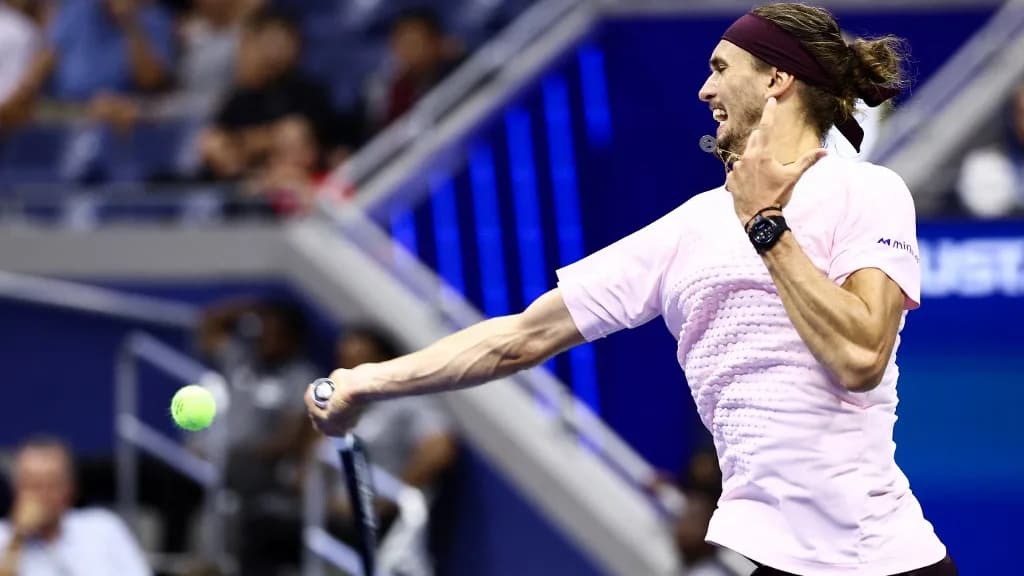 Zverev sima meccsen jutott elődöntőbe
