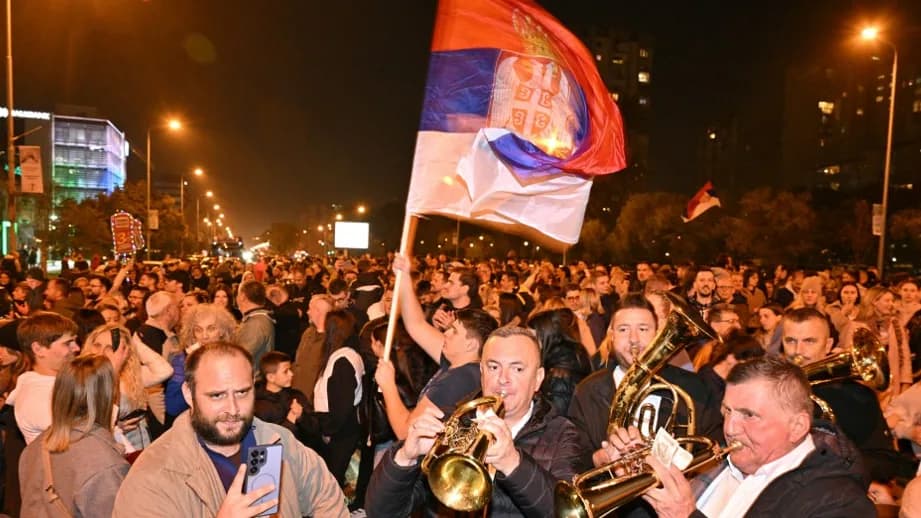 Oroszország üzent az újdonsült szerb vezetésnek