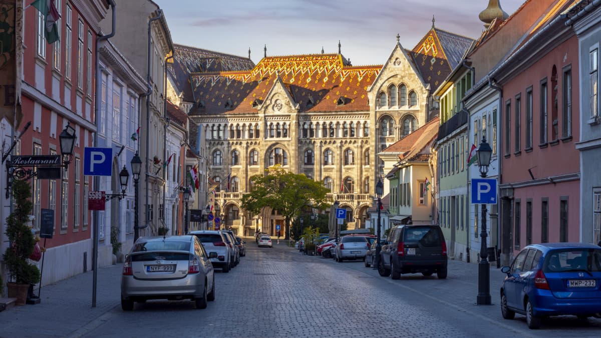 Megszorítás vagy teljes tiltás? Nagy döntés előtt Budavár