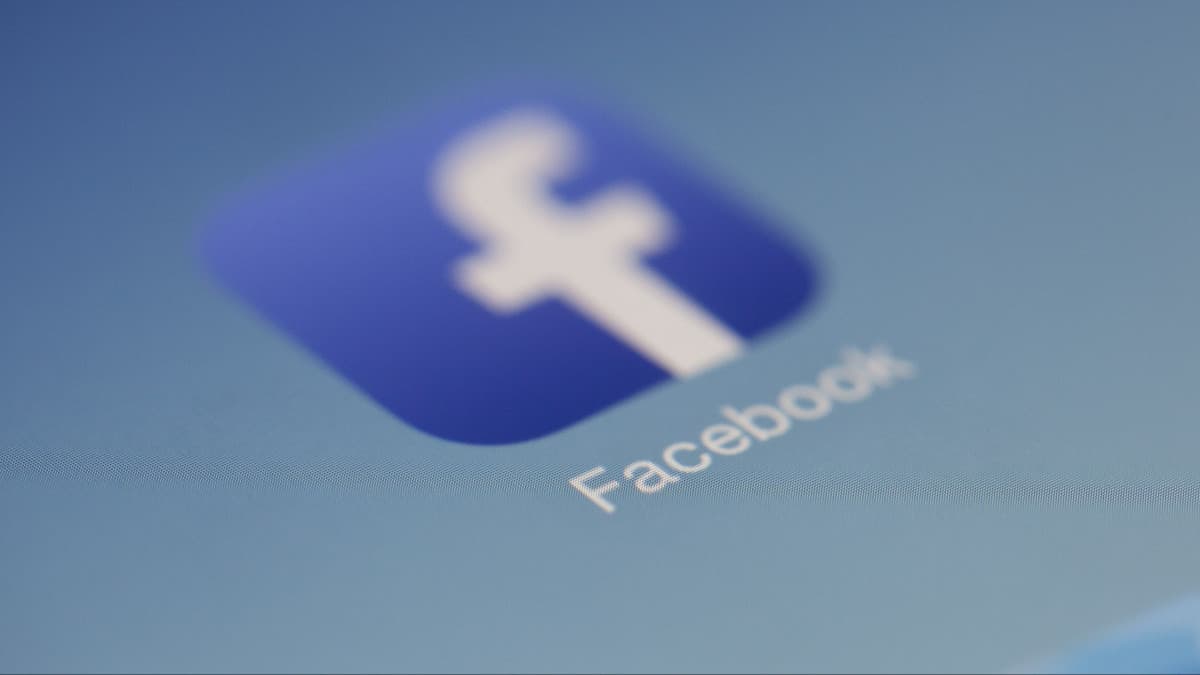 A zárt Facebook-csoport sem volt elég jó „búvóhely” az adócsaló számára