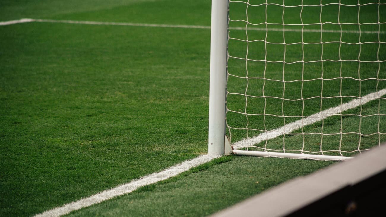 Ezt nem ússza meg a Crvena zvezda: súlyos UEFA-büntetés a lelátói rigmusok miatt