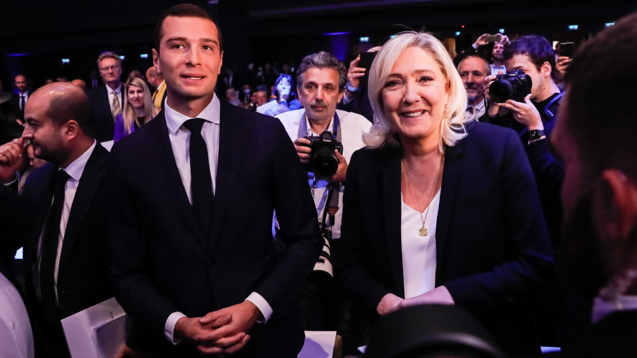 A francia radikális jobboldal fiatal vezérét újraválasztották