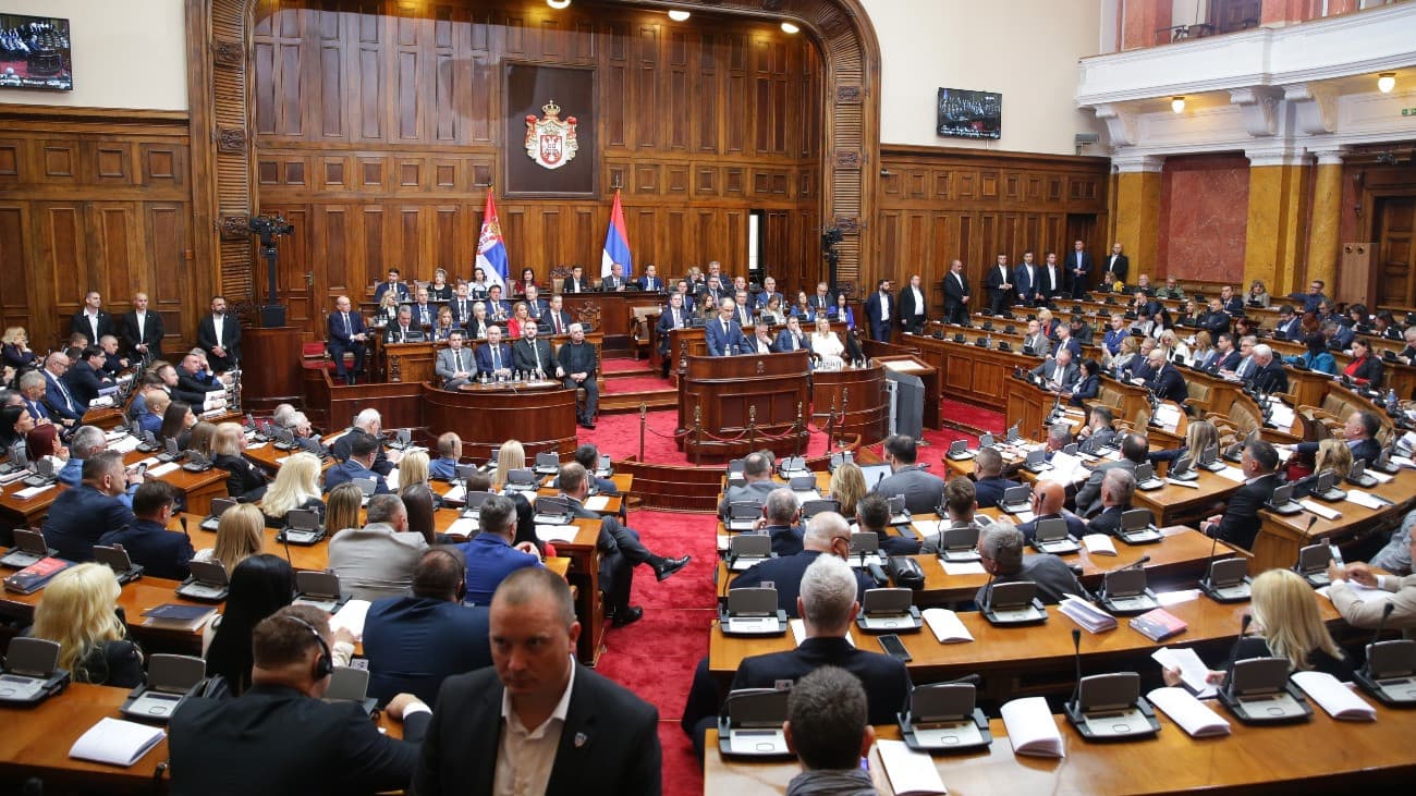 Kezdeményezi a parlament feloszlatását a szerb kormány
