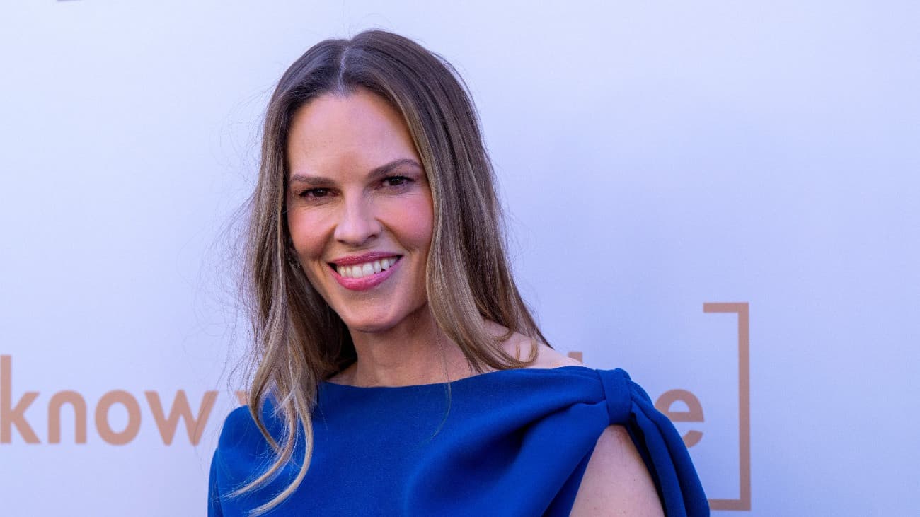 Szinte hihetetlen: Hilary Swank 52 évesen babát vár