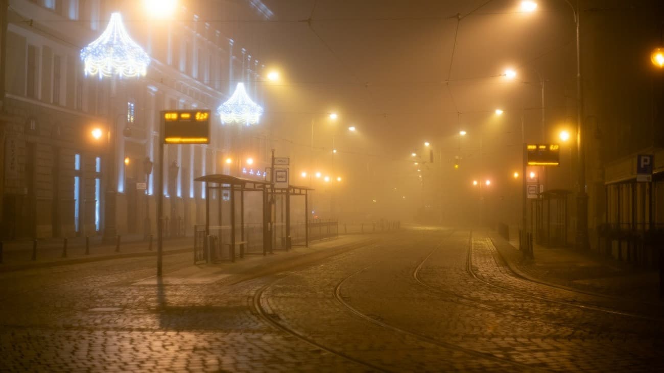 Példátlan zavargások, kijárási tilalom, miniszteri lemondás – forr a levegő Franciaországban