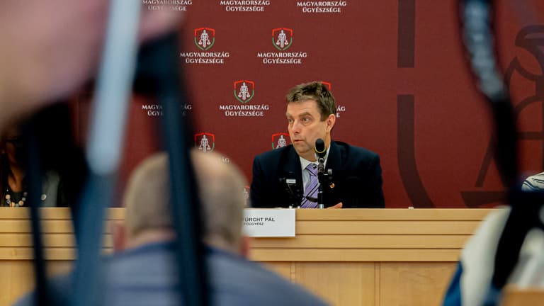 Kitálal a volt főügyész, eddig nem hallott információk kerülhetnek elő a vizsgálóbizottság ülésén