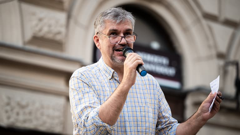 Hadházy Ákos bejelentése nyomán vizsgálat indult a Széchenyi Egyetemmel szemben