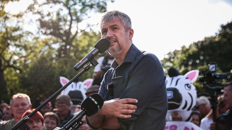 Hadházy Ákos súlyos állítással állt elő, szerinte csak színjáték lehetett a Tisza pályáztatása