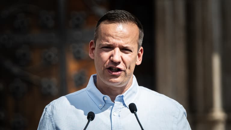 Toroczkai László kongatja a vészharangot, a saját pénzéből is beszállt, szerinte Magyarország jövője a tét