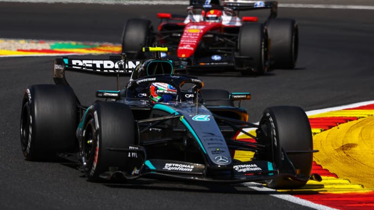 Hamilton nagy hibája után a Belga Nagydíjat megnyerő Antonelli óriásit lépett a vb-cím felé