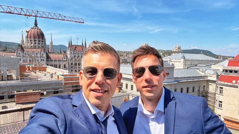 Női magazinok és szerelmes rajongók bálványai: a Tisza személyes politikájának „forradalma”