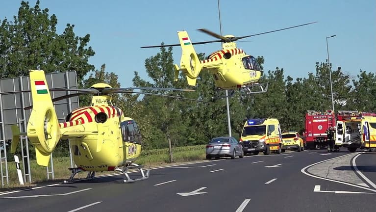 Halálos baleset történt Sárvárnál, három mentőhelikopter és nyolc mentőegység ment a helyszínre