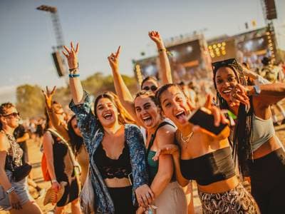 Elindult a Sziget City: mutatjuk, melyik menő budapesti helyeken spórolhatsz a karszalagoddal