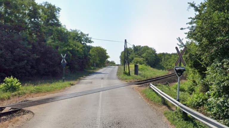 Még be sem fejezte a MÁV a győrasszonyfai vasútállomást, máris ledózerolták