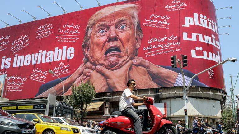 Csapdába csalták Donald Trumpot, ezzel a zsarolással térdre kényszerítik a világgazdaságot
