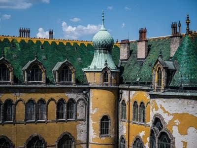 Kritikus állapotok, elakadt projektek: mi lesz Budapest egykori büszkeségeinek sorsa?