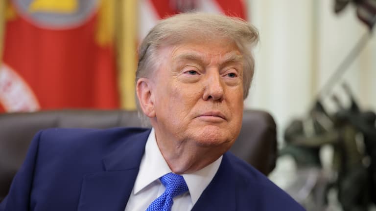 Trump hajnali dührohama: Soros Györgyöt és a techóriásokat is beperli az amerikai elnök