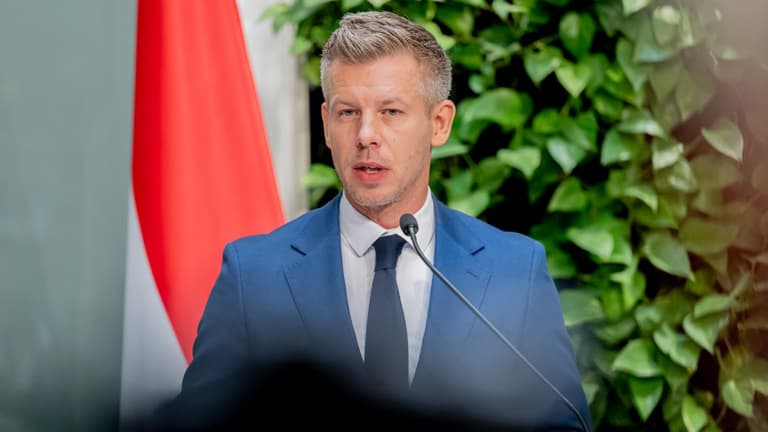 Magyar Péter: Botrányos, hogy Kövér László nem fogott kezet Kőszegi Krisztiánnal