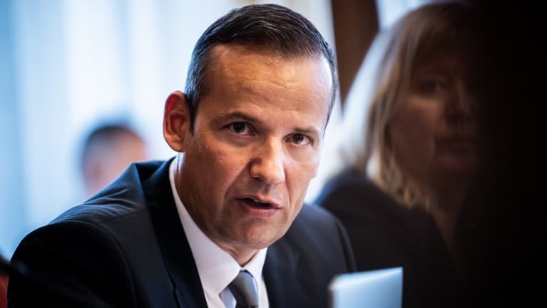 Toroczkai László nyaralás közben ment neki Magyar Péternek, aki szerinte gúnyolódott rajta