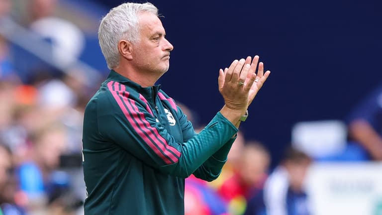 Hivatalosan is aláírta szerződését a Real Madridnál José Mourinho