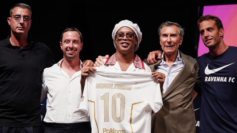 Bomba robbant a transzferpiacon: Ronaldinho 46 évesen visszatért az olasz futballba!