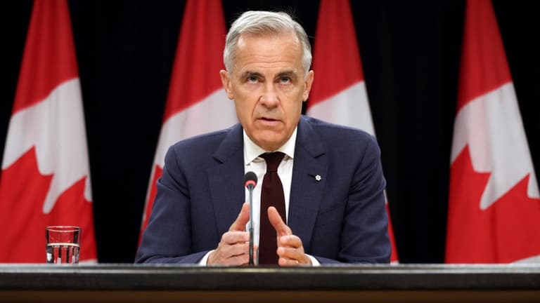 Ötvenszázalékos vámot vetett ki Donald Trump Kanadára, Ottawa azonnali válaszlépést jelentett be