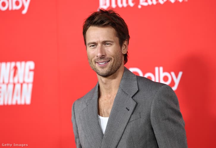 Glen Powell a kutyáját is magával vitte egy beszélgetős műsorba