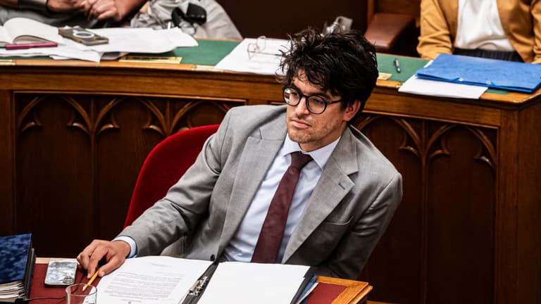 Velkey György szerint Szijjártó Péterék tudták, hogy súlyos gondok vannak a lélegeztetőgépekkel