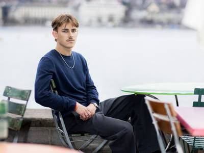 Az idei év egyik nemzetközi sikerkönyvének magyar származású szerzője is Budapestre érkezik