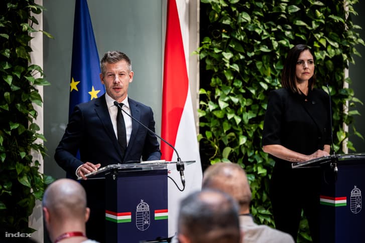 Magyar Péter: Megkapják a fizetésemelést a szociális területen dolgozók