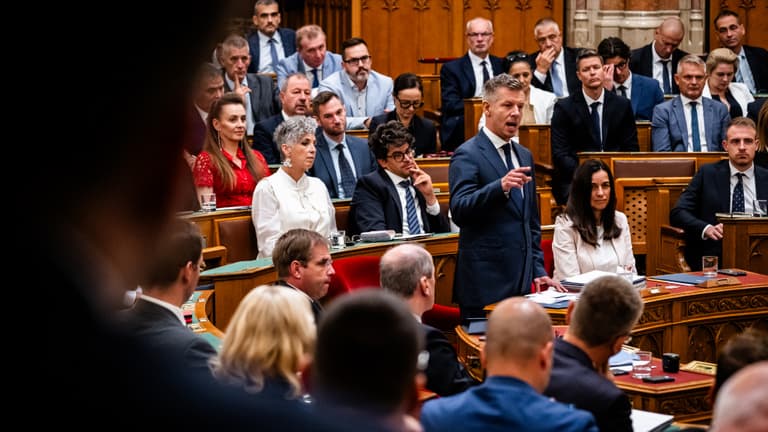 Magyar Péter: A megyei önkormányzatok az ellenzék tízmilliárdos kifizetőhelyévé váltak